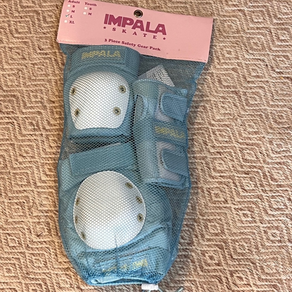 NWT Impala Protective Set - Sky Blue/Yellow Adult L
